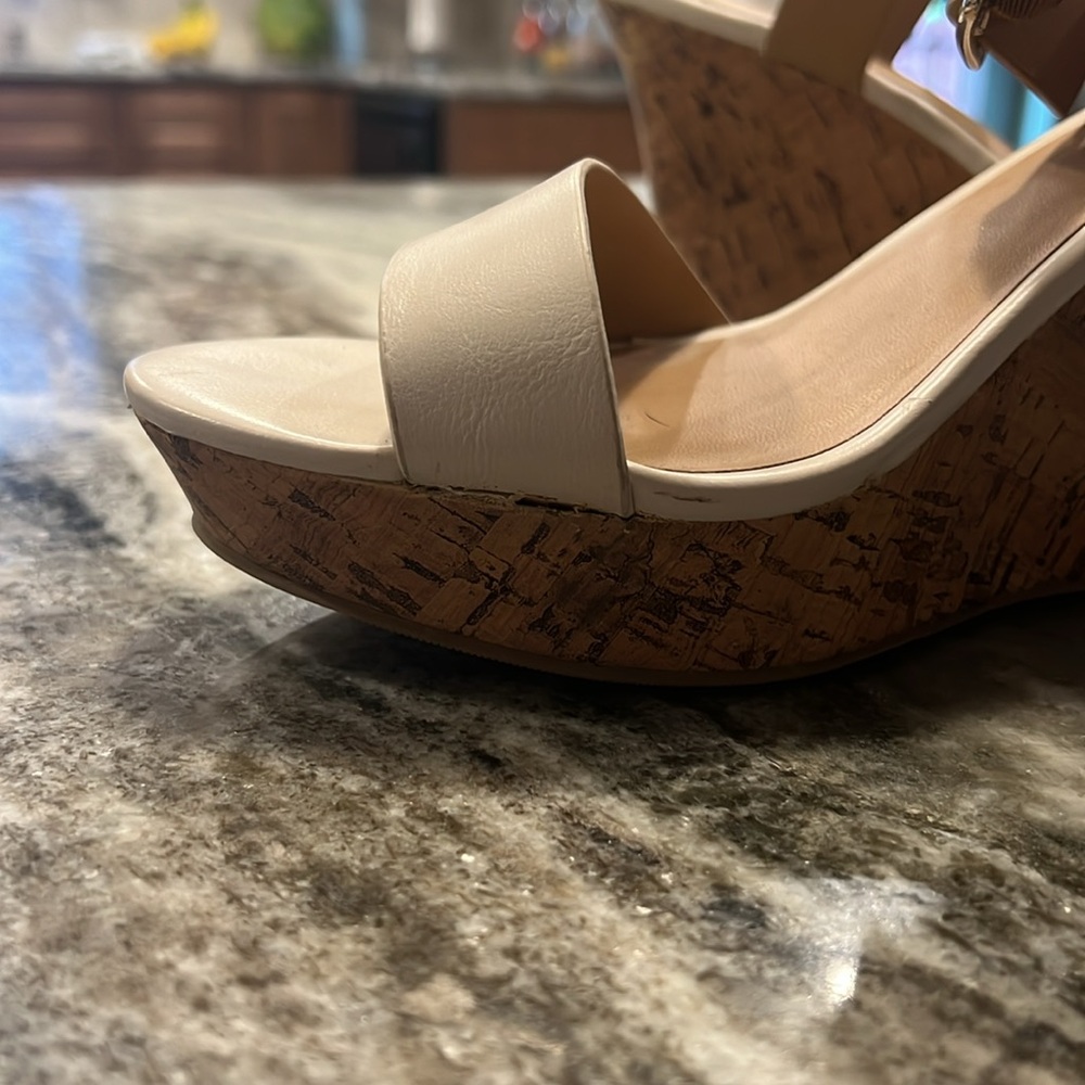 Call it Spring Wedges - Picture 6 of 6
